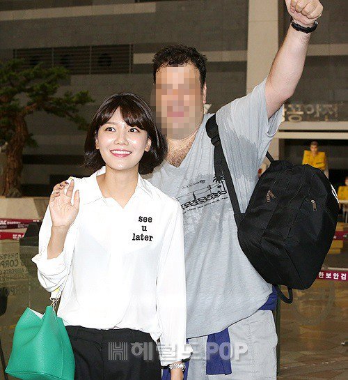 Foto Sooyoung SNSD Bersama Fans di Bandara Belum Lama Ini