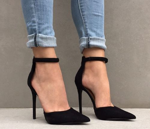 Pakai Point-toe shoes