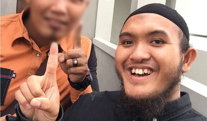 Foto: Resmi Joget di 'Pesbukers', Caisar Ubah Penampilan