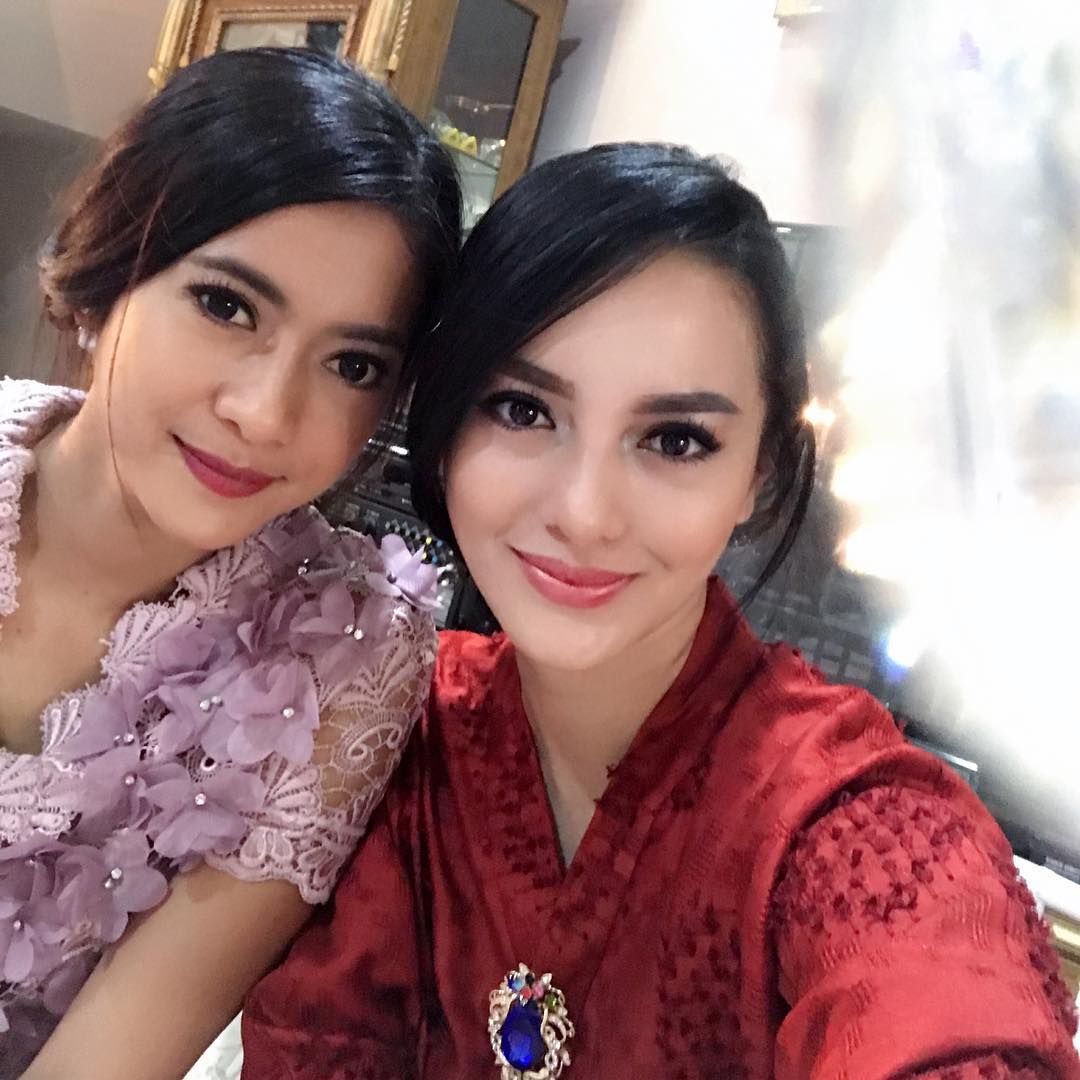 Ririn Ekawati dan Rini Yulianti