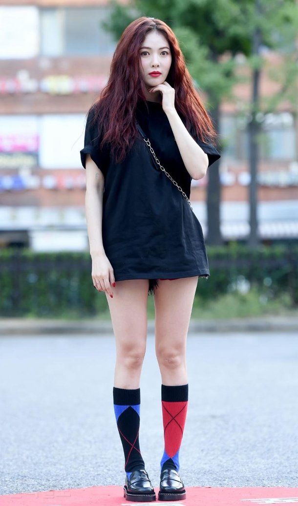 Penampilan HyunA Saat Tiba di 'Music Bank'