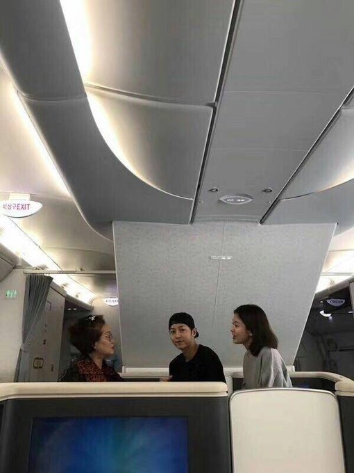 Song-Song Couple Terbang ke Los Angeles