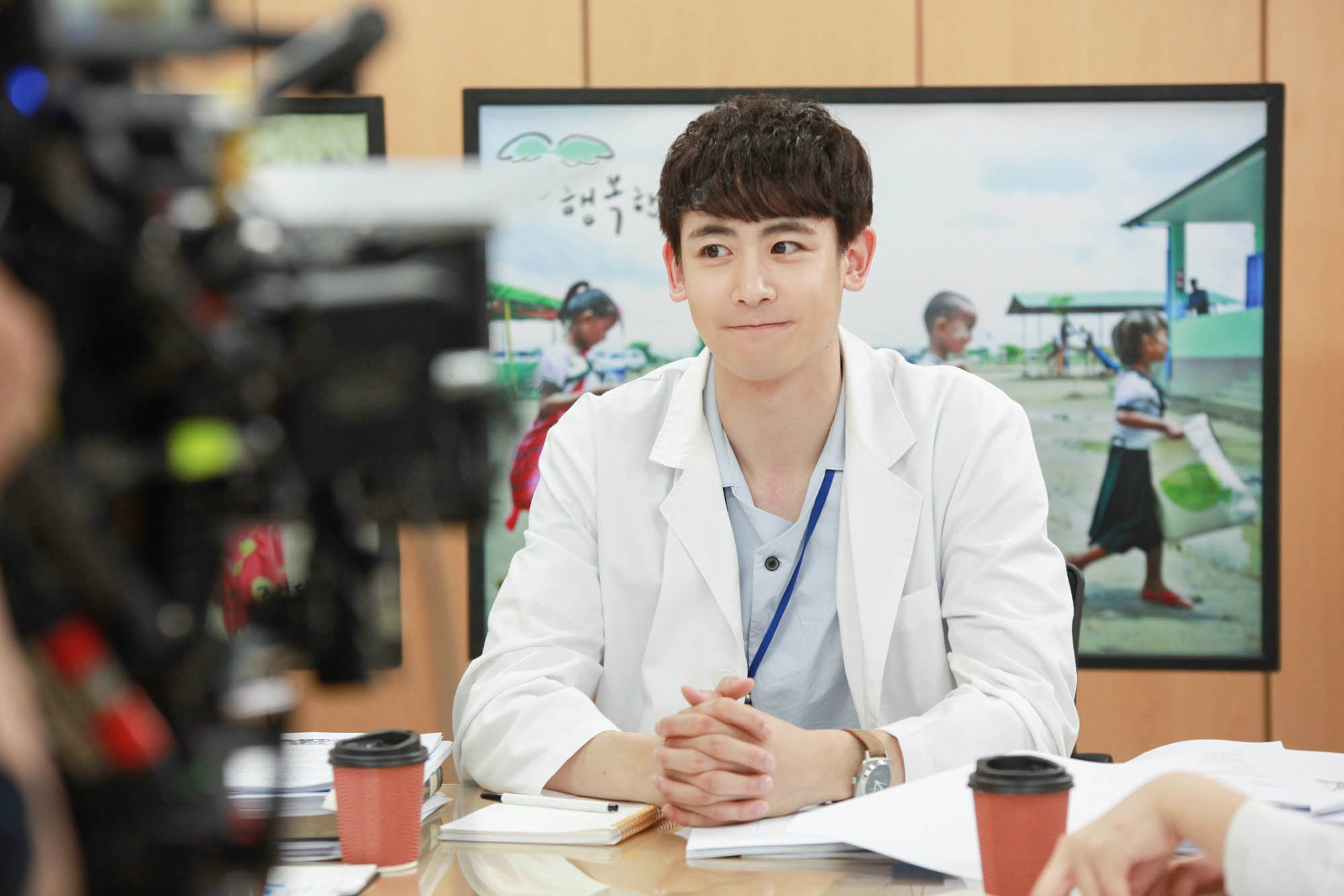 Karakter Nichkhun di 'Magic School'