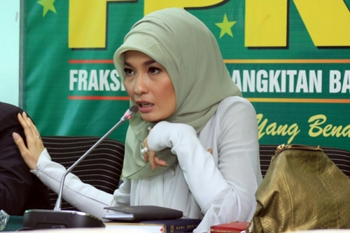 Arzeti Bilbina, Ingin Memajukan Masyarakat Lewat Politik