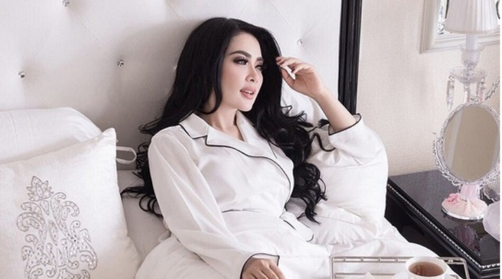 Foto: Pastikan Tidak Terima Rp 1,3 M, Syahrini Juga Bakal Berangkatkan Umroh 10 Korban First Travel