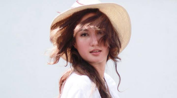 Foto: Hobi Traveling, Berikut 6 Potret Nadine Chandrawinata Jelajahi Bulgaria