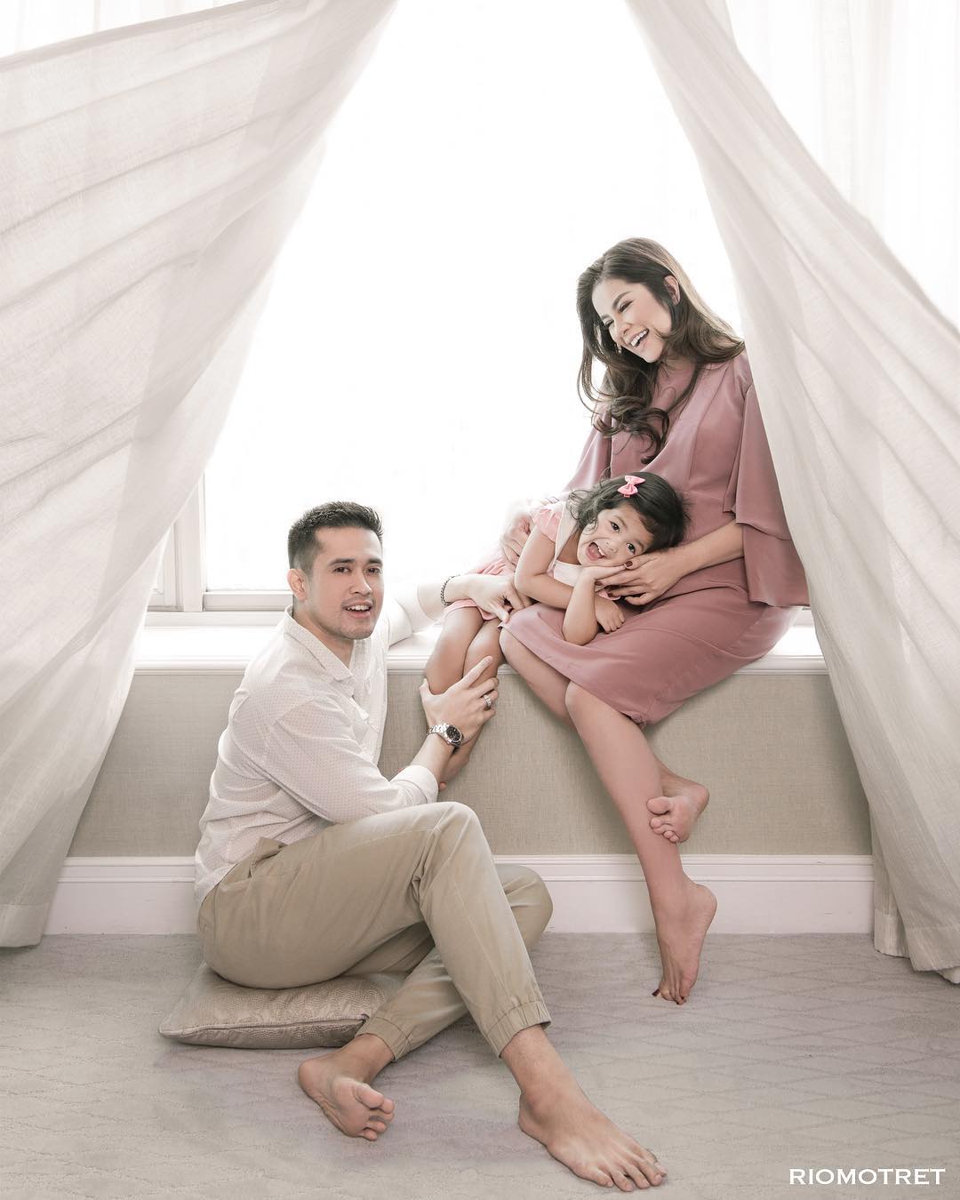 Keluarga Bahagia Olla Ramlan