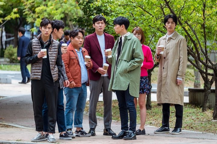 Foto Teaser 'Because This Is My First Life'-2