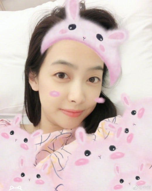 Posting Foto Ini, Victoria Minta Fans Tak Khawatirkan Kondisinya Usai Operasi