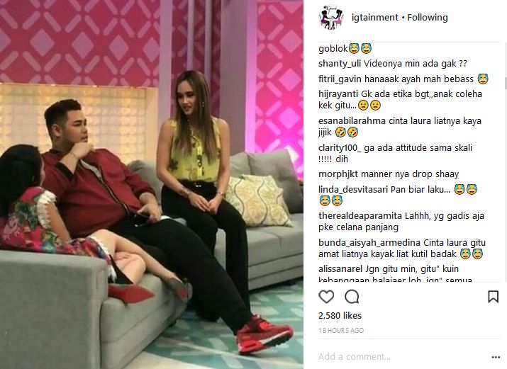 Gaya Duduk Ayu Ting Ting Buat Cinta Laura Ilfil