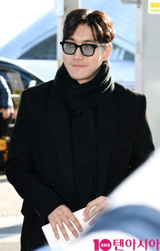 Choi Siwon SuJu ke Bandara Incheon Menuju Malaysia