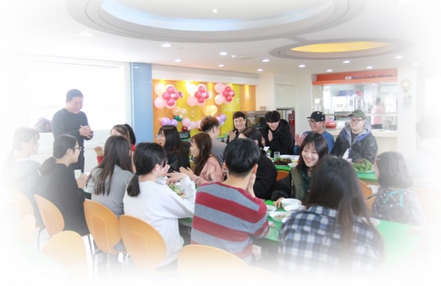 Sehun EXO Menghabiskan Waktu Bareng Anak-Anak Panti Asuhan-1