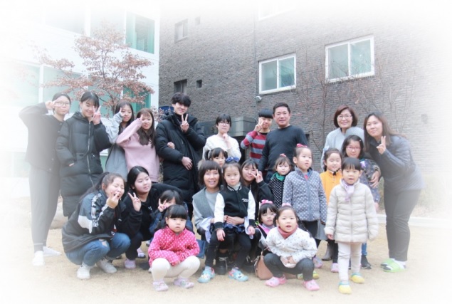 Sehun EXO Habiskan Waktu Bareng Anak-Anak Panti Asuhan-2