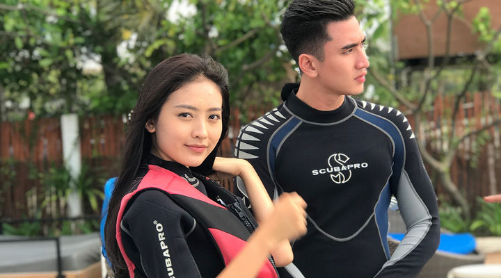 Foto: FOTO: Baper Maksimal, Serunya Pacaran Sambil Main Jet Ski ala Natasha Wilona & Verrell   Bramasta