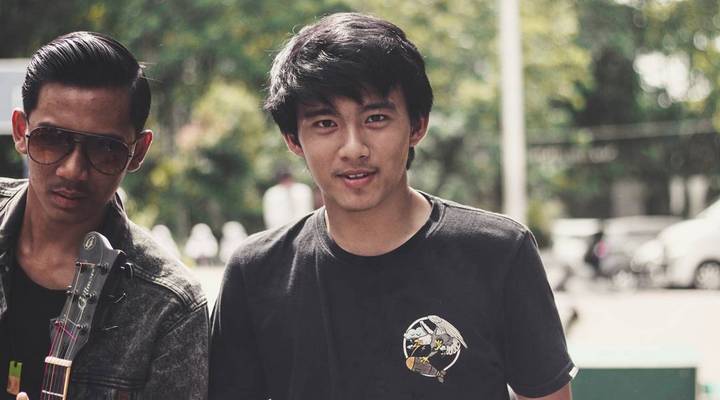 Foto: FOTO: Gantengnya Gusti Rayhan, Anak Farhat Abbas Pemeran Akew 'Dilan 1990' 
