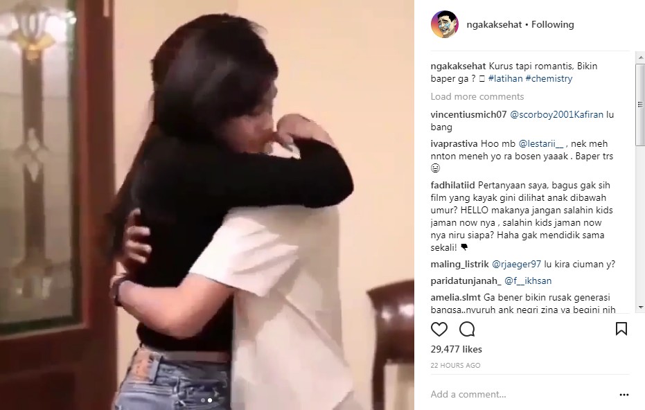 Iqbaal-Vanessa Prescilla Berpelukan