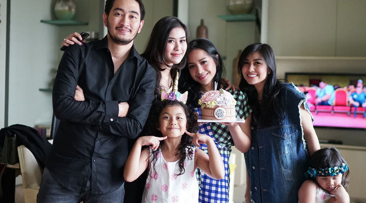 Foto: FOTO: Akrab & Hangatnya Perayaan Ulang Tahun Nagita Slavina Bareng Keluarga Raffi Ahmad