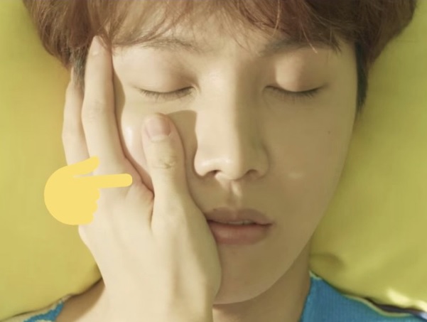 Tangan Jin Muncul di MV \'Daydream\' Milik J-Hope