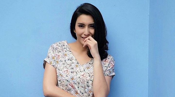 Foto: Tyas Mirasih Tak Canggung Main Film yang Diproduseri Raffi Ahmad, Ini Reaksi Sang Suami