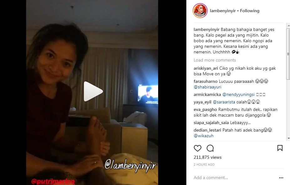 Putri Marino Pijit Kaki Chico Jericho