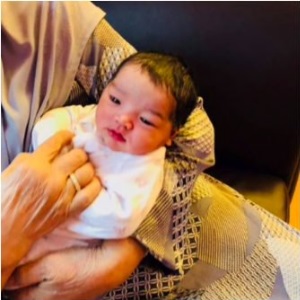 Putri Siti Nurhaliza di Gendongan Wanita Paruh Baya