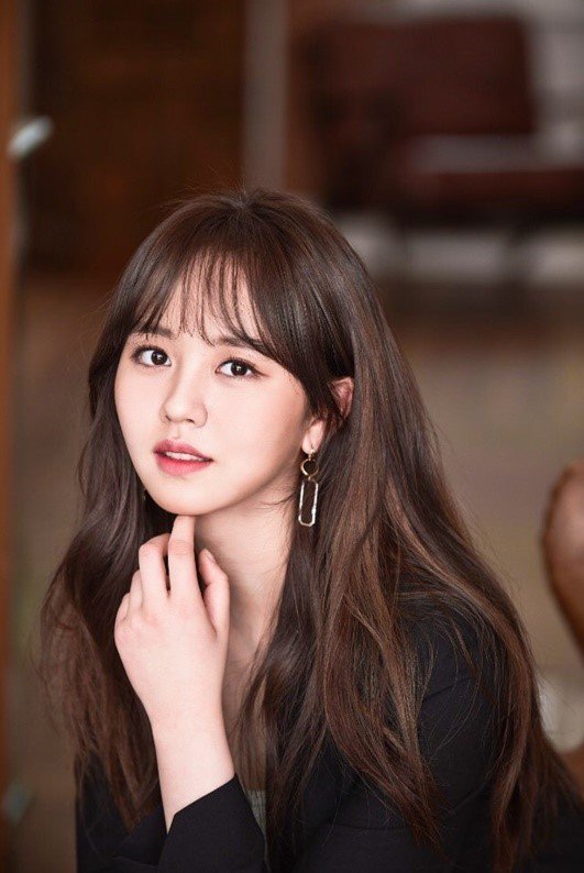 Kim So Hyun Lakukan Wawancara dengan Dong-A