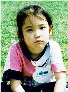 Kemiripan masa kecil IU dengan aktris cilik Kim Gyu Ri