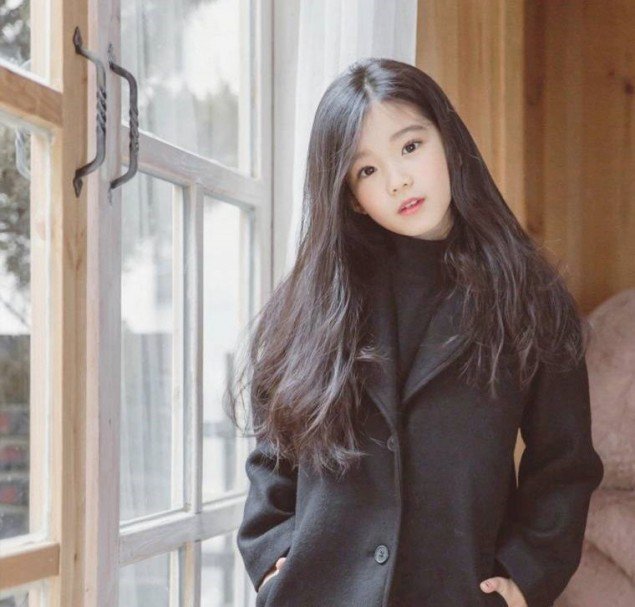 Kemiripan masa kecil IU dengan aktris cilik Kim Gyu Ri