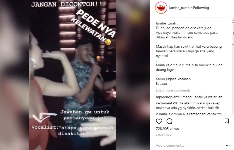 Pria yang Menyanyi di Perayaan Ulang Tahun Ardi Bakrie