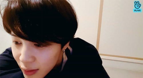 Jimin BTS Sapa Fans Lewat V Live