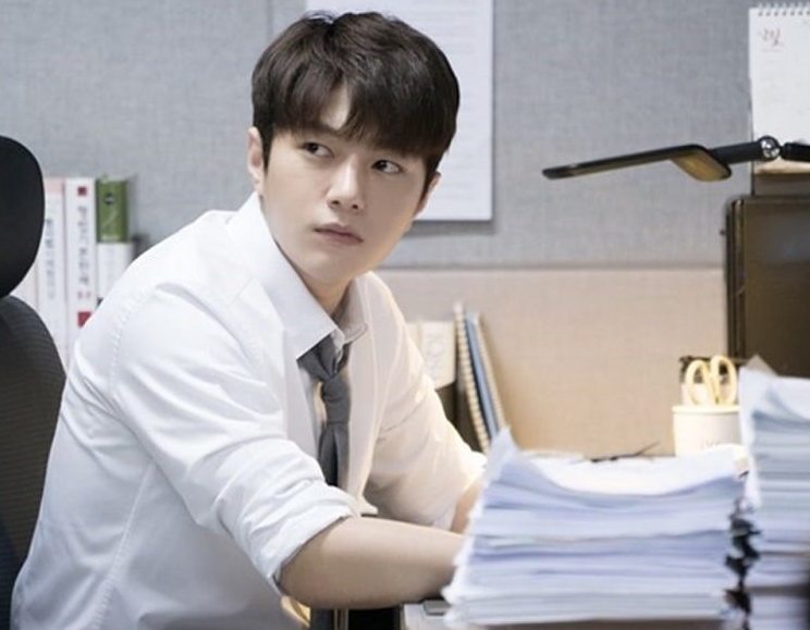 L sebagai hakim di serial TV baru