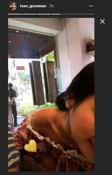 Faye Malisorn Tunjukkan Anting-Anting Barunya