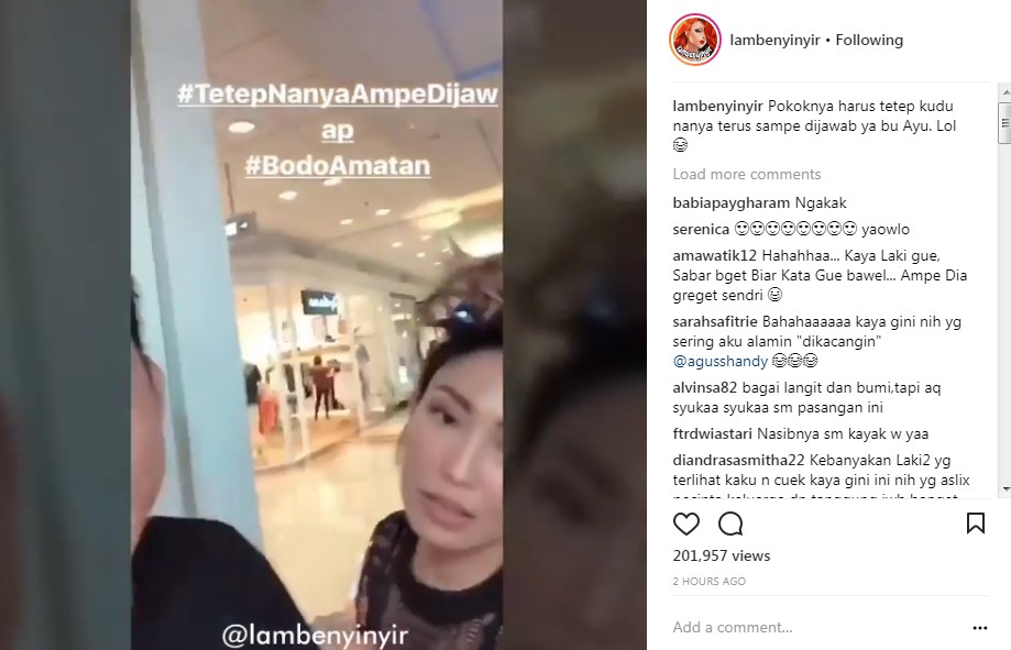 Ayu Dewi Kibas Rambut Pasca Sang Suami Jawab Pertanyaannya