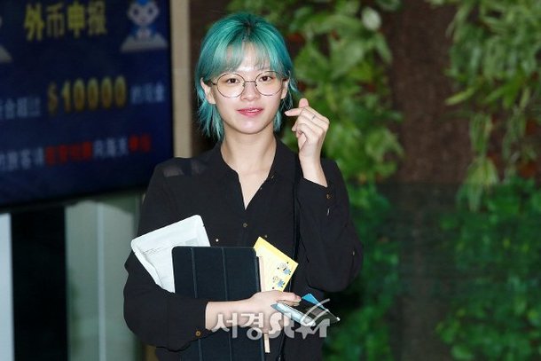 Jeongyeon Twice Tampil Tanpa Make Up