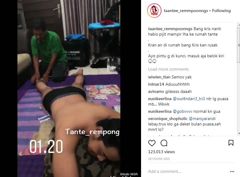 Penampilan Kriss Hatta Saat Dipijat