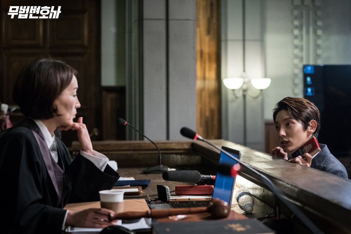 Lee Jun Ki bantu kru di lokasi syuting