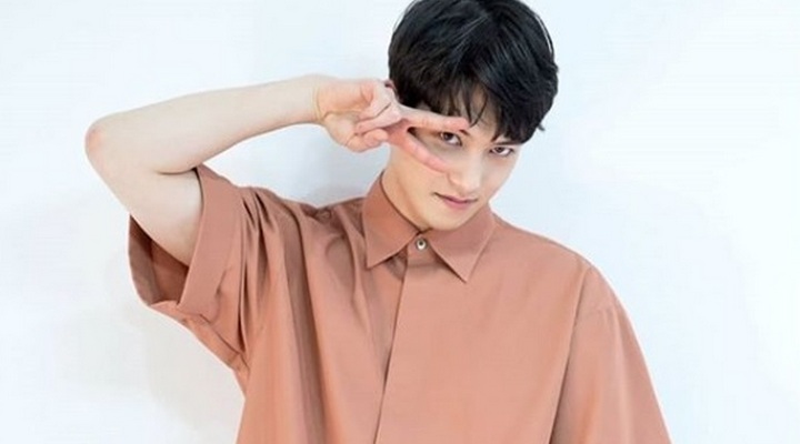 Foto: Pamer Foto Lamanya ke Fans, Gantengnya Lee Jong Hyun CN Blue Buat Netter Terpesona