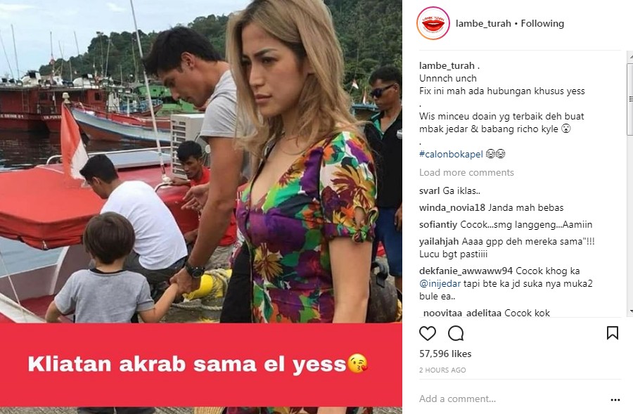 Richard Kyle Gandeng Tangan Anak Jessica Iskandar