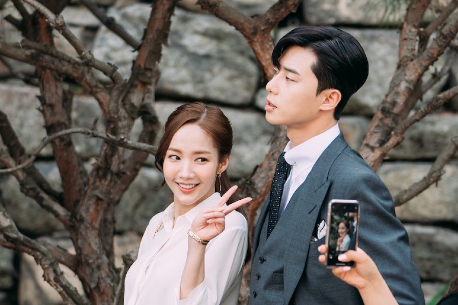 Pesona Park Min Young dan Park Seo Joon