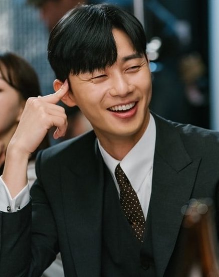 Park Seo Joon ceria di lokasi syuting