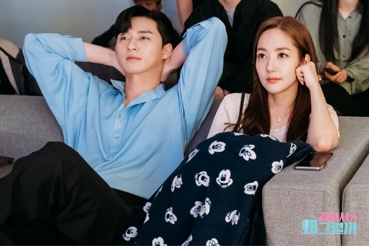 Park Min Young dan Park Seo Joon di Behind the Scene \'Why Secretary Kim\'
