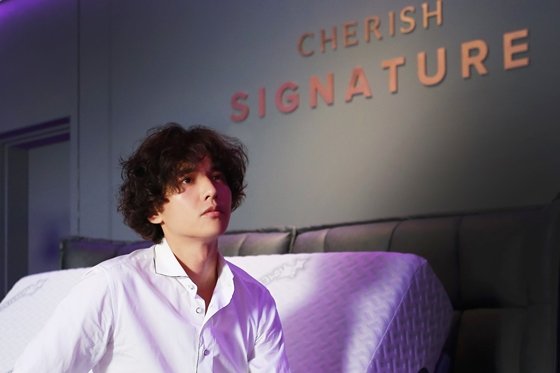 Penampilan baru Won Bin