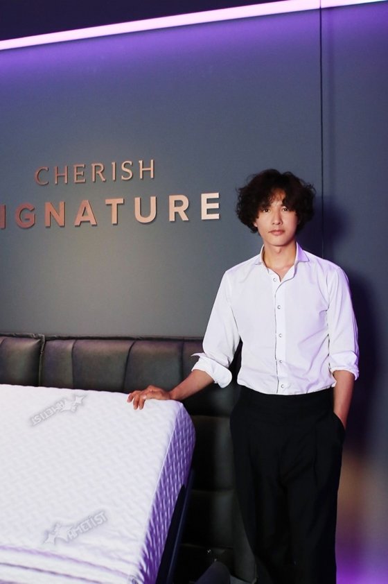 Penampilan baru Won Bin