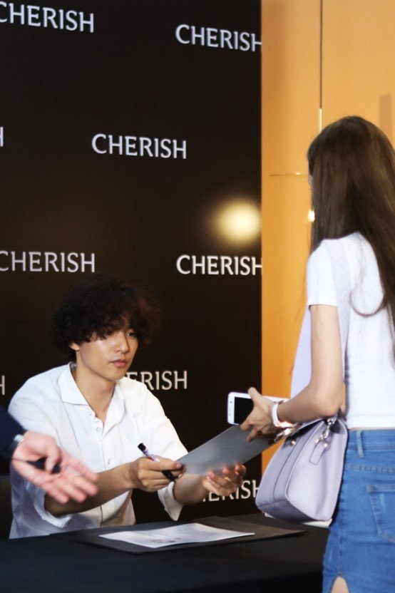 Penampilan baru Won Bin