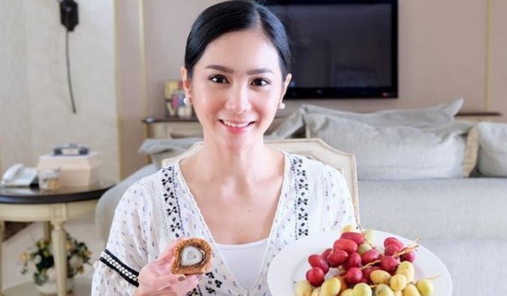 Foto: Ogah Disamakan dengan Selebgram, Bunga Zainal Punya Alasan Kuat