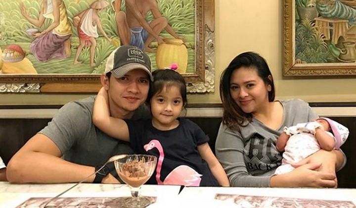 Foto: Gelar Acara Tasyakuran Anak Kedua, Penampilan Audy Item Jadi Sorotan