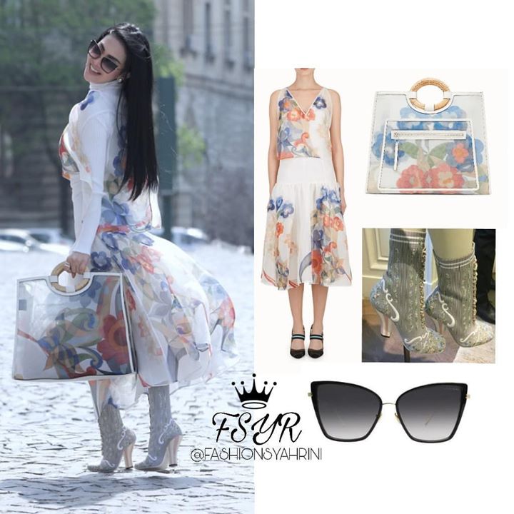 2. Bak Putri, Syahrini Pakai Baju Putih Bercorak Bunga