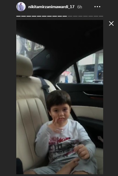 Nikita Mirzani Menuju Rumah Sakit Tempat Anak Akan Dioperasi