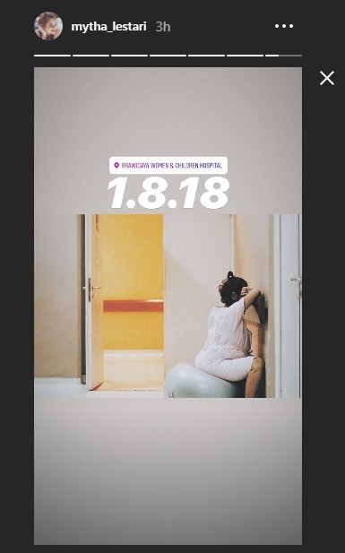 Mytha Letari Menggunakan Gym Ball di Rumah Sakit Ibu dan Anak