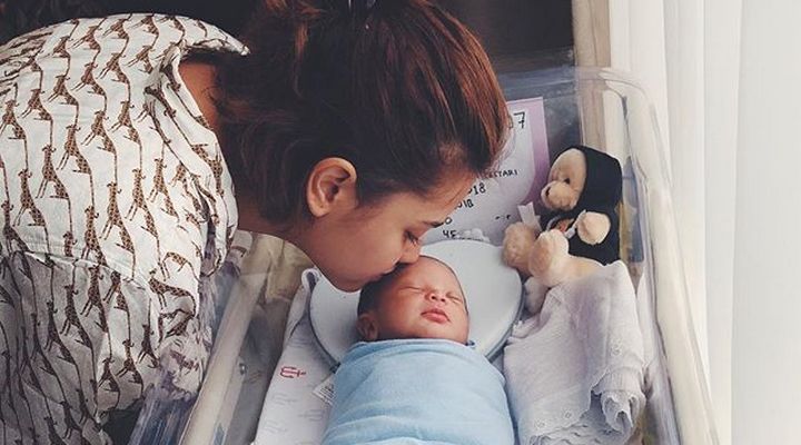 Foto: Tuai Cibiran Lantaran Melahirkan Secara Caesar, Mytha Lestari Minta Netter Berhenti